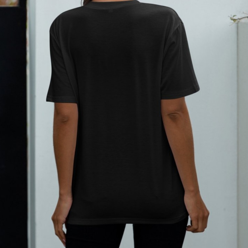 Black Leopard Red Lip Shortsleeve Graphic T-shirt - Picture 5 of 5